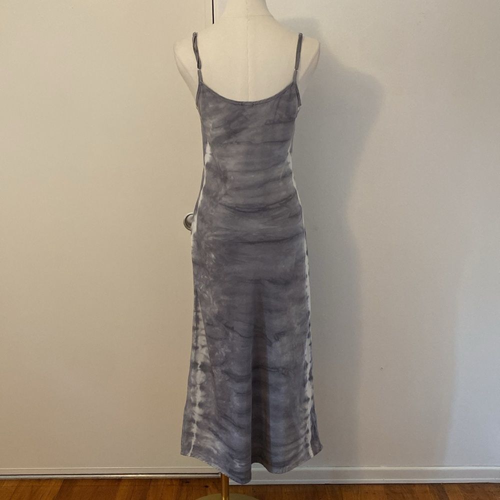 Monrow Gray & White Tie Dye Midi Dress Size Small - Picture 6 of 14